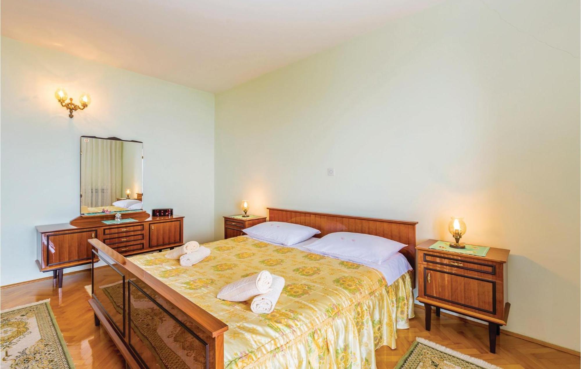 2 Bedroom Lovely Apartment In Lovran Zewnętrze zdjęcie