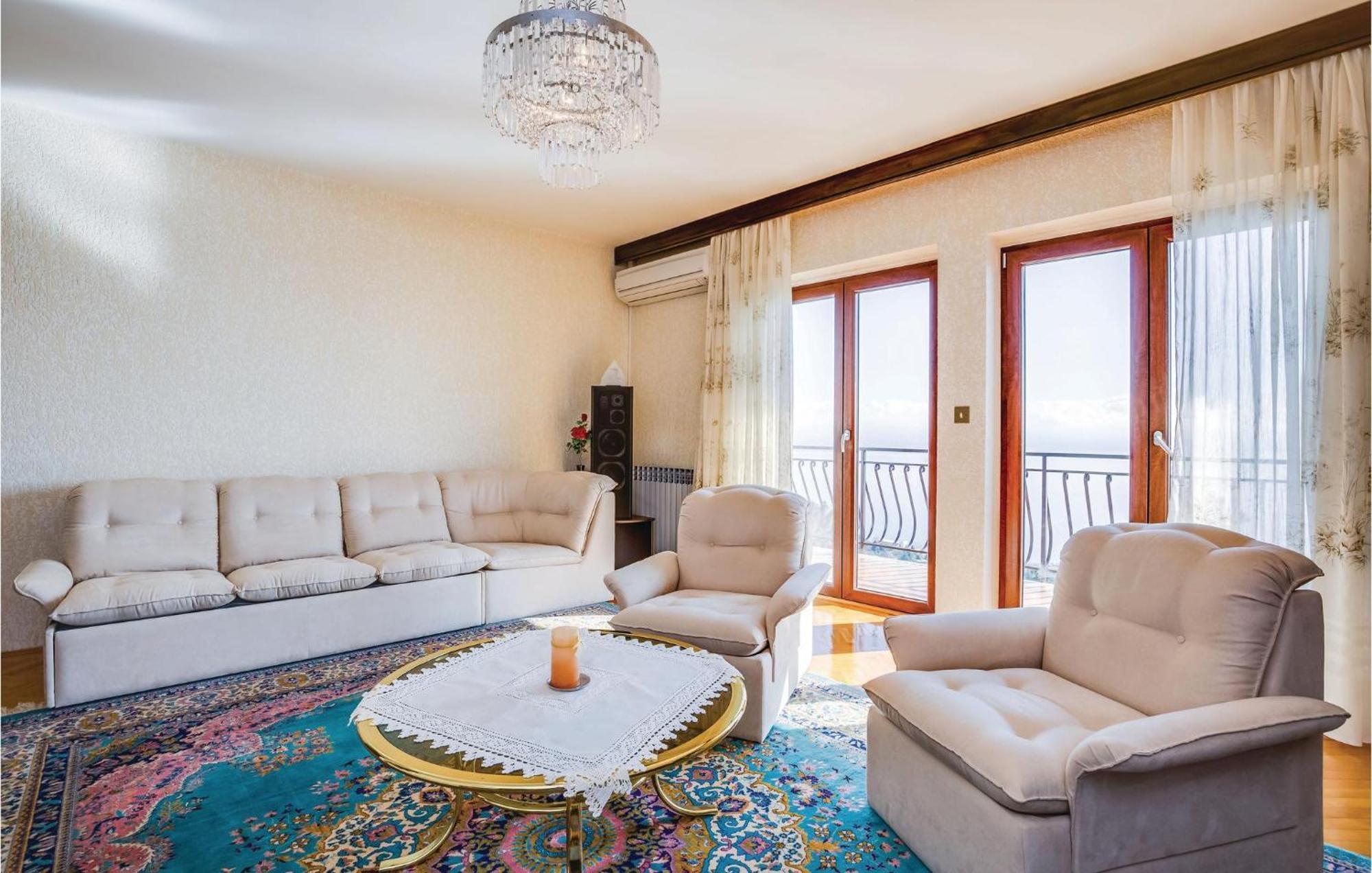 2 Bedroom Lovely Apartment In Lovran Zewnętrze zdjęcie