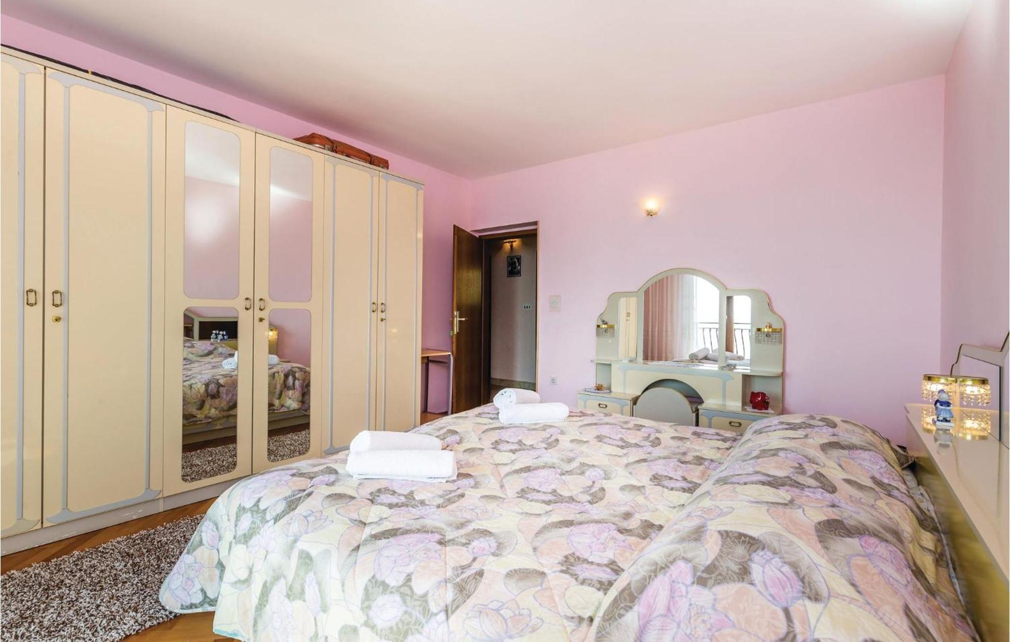 2 Bedroom Lovely Apartment In Lovran Zewnętrze zdjęcie